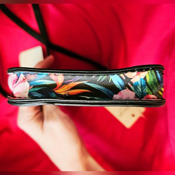 Madden Girl Cell Phone Crossbody Bag - Picture 6 of 16